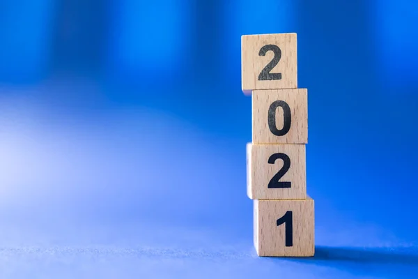 2021 Πρωτοχρονιάτικη Ιδέα Κλείσιμο Του Ξύλινου Παιχνιδιού Μπλοκ Αριθμών Μπλε — Φωτογραφία Αρχείου