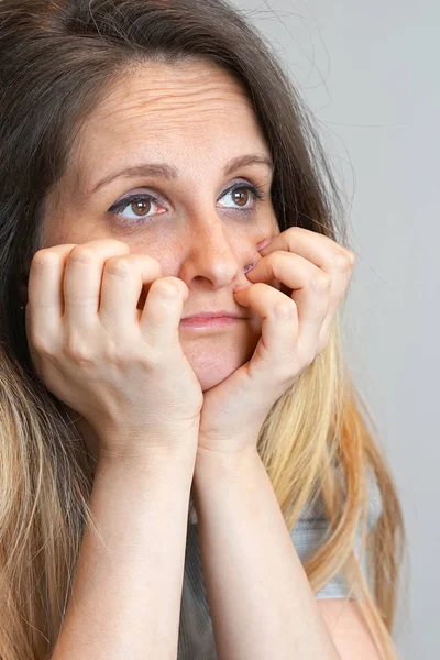 Een Eenzame Jonge Vrouw Depressief Gescheiden Van Problemen Haar Persoonlijk — Stockfoto