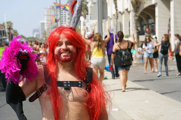 Tel Aviv İsrail - 8 Haziran 2018: yıllık geçit Lgbt. Gay ve lezbiyen Gay gurur içinde yürüyüş geçit Tel Aviv İsrail '. Gökkuşağı bayrakları, Eşcinsel. Seçici odak