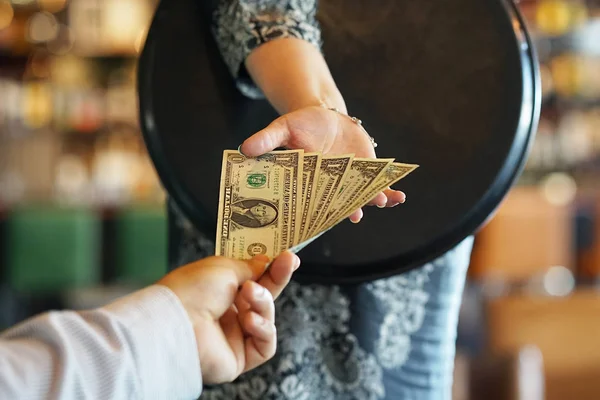 Hand Waitress Takes Tip Waiter Girl Receives Tip Client Hotel — Stock Photo, Image