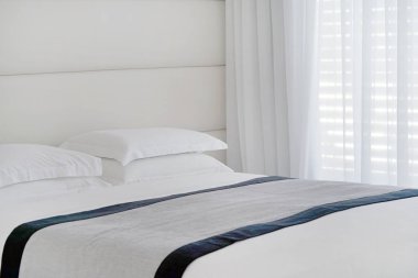 Otelde modern yatak odası iç. Bir otel yatak odası iç