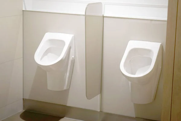 Close Van Toiletpot Witte Toilet Badkamer Openbaar Toilet Luchthaven Restaurant — Stockfoto