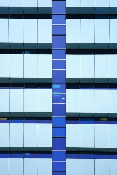 Kék Négyzet Üvegablakai Homlokzat Modern Város Üzleti Épület Felhőkarcoló Modern — Stock Fotó