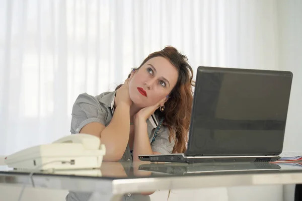 Zmęczony Szyi Pracownik Biurowy Kobieta Cierpi Bólu Szyi Kobieta Czuje Obraz Stockowy