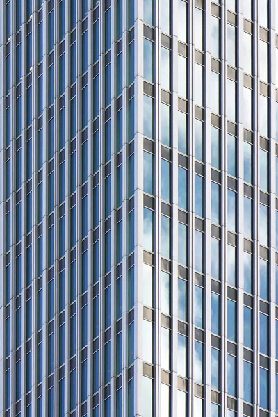 Winkel Modernes Geschäftshaus Wolkenkratzer Blaues Glas Und Aluminium Weißes Quadrat — Stockfoto