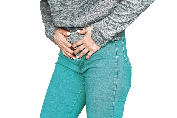 Jonge Vrouw Groene Spijkerbroek Met Pijnlijke Buikpijn Geïsoleerd Een Witte — Stockfoto