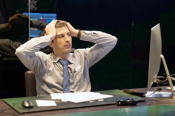 Großaufnahme Büroangestellter Mann Mit Kopfschmerzen Migräne Schmerzen Gesundheitsprobleme Stress Und — Stockfoto