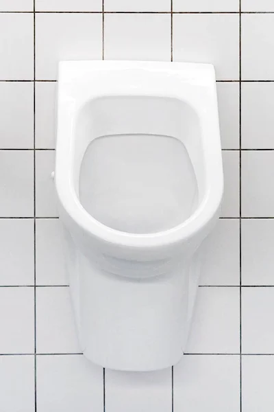 Närbild Toalettstolen Vit Toalett Badrummet Offentlig Toalett Flygplats Eller Restaurang — Stockfoto