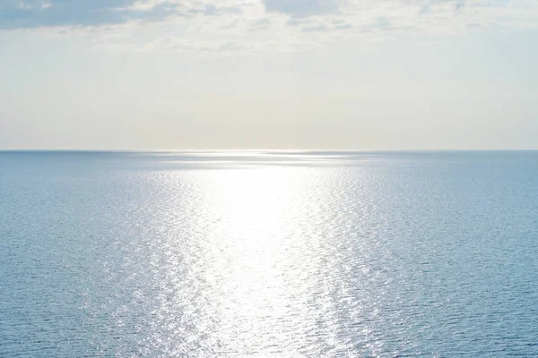 바다 위에 아름 다운 일몰입니다. 오션 비치에 아름 다운 석양 — 스톡 사진