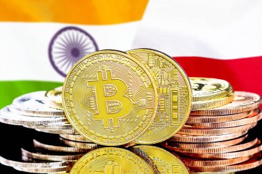Hindistan ve Polonya bayrak arka plan üzerinde bitcoins