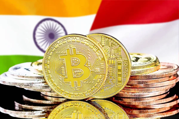 Hindistan ve Monako bayrak arka plan üzerinde bitcoins