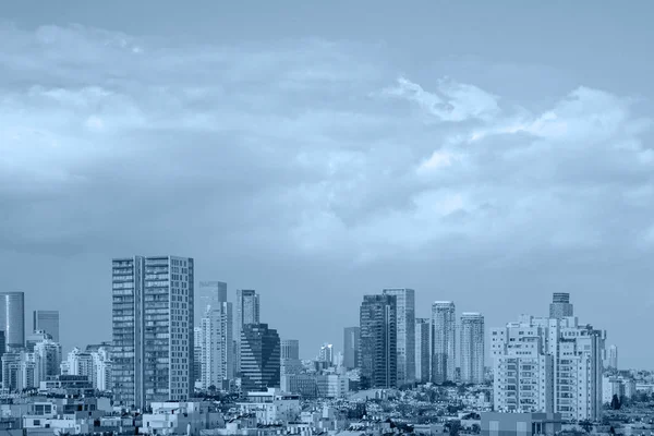 Sfondo blu della città moderna — Foto Stock