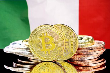 İtalya bayrak arka plan üzerinde bitcoins