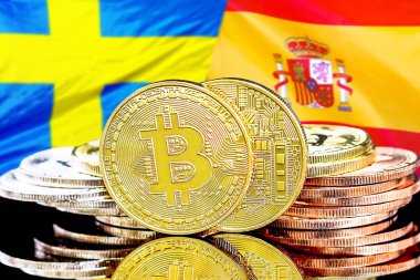 İsveç ve İspanya bayrak arka plan üzerinde bitcoins