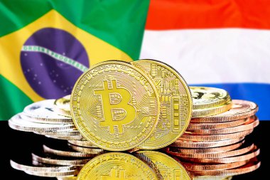 Brezilya ve Hollanda bayrağı arka planda Bitcoins