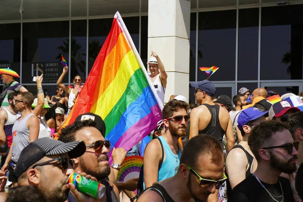 Parade van lesbiennes en homo's. Mensen. — Stockfoto