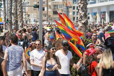 Lezbiyenler ve geyler geçidi. Insanlar.