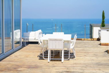 Modern bir iç bir otel ya da lüks bir villa.