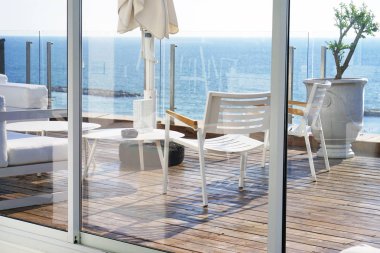 Modern bir iç bir otel ya da lüks bir villa.