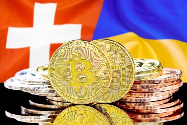 İsviçre ve Ukrayna bayrak arka plan üzerinde bitcoins