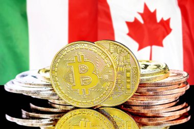 İtalya ve Kanada bayrak arka plan üzerinde bitcoins