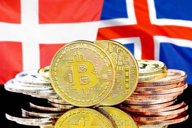 Danimarka ve İzlanda bayrak arka plan üzerinde bitcoins