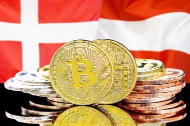 Danimarka ve Avusturya bayrak arka plan üzerinde bitcoins
