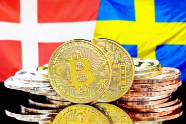 Danimarka ve İsveç bayrak arka plan üzerinde bitcoins