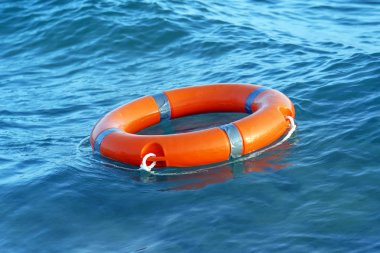 Kırmızı lifebuoy havuzu yüzük float