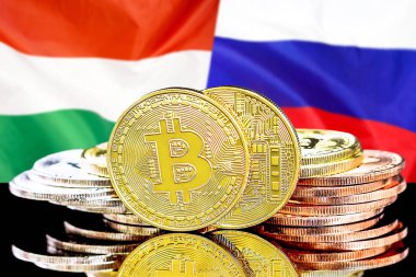 Macaristan ve Rusya bayrak arka plan üzerinde bitcoins