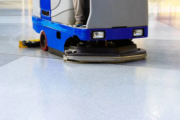 Стиральная машина в аэропорту — стоковое фото