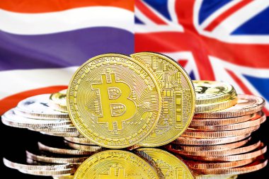 Tayland ve İngiltere bayrak arka plan üzerinde Bitcoins