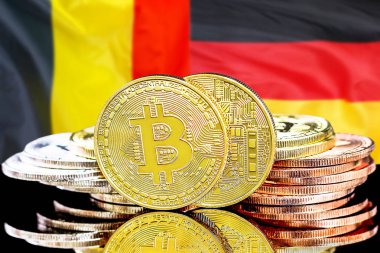 Bitcoins Belçika ve Almanya bayrak arka plan üzerinde
