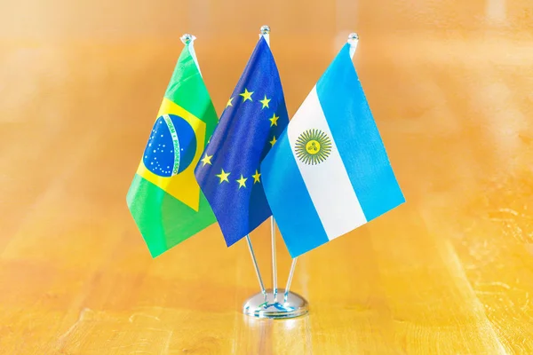 Banderas de la Unión Europea, Argentina y Brasil . —  Fotos de Stock