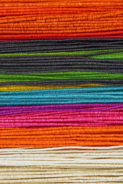 renkli boncuk kolye.