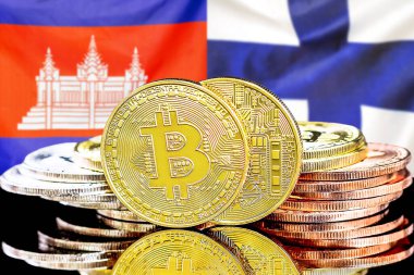 Kamboçya ve Finlandiya 'daki kripto para birimi ve engelleme teknolojisi yatırımcıları için kavram. Kamboçya ve Finlandiya bayrağının arka planında Bitcoin 'ler.