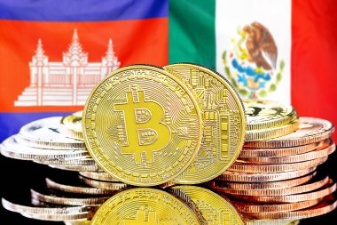 Kamboçya ve Meksika 'daki kripto para birimi ve engelleme teknolojisi yatırımcıları için konsept. Kamboçya ve Meksika bayrağının arka planında bitcoinler.
