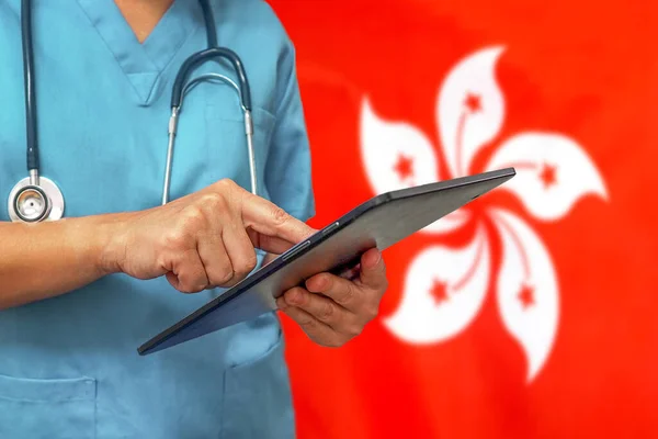 Chirurg Oder Arzt Mit Einem Digitalen Tablet Auf Dem Hintergrund — Stockfoto