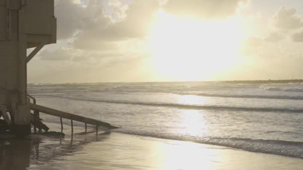 Pôr Sol Praia Tel Aviv Ondas Colidem Costa — Vídeo de Stock