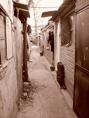 Sepiatonung Pekin'de işçi çeyreğinde boş sokakları ile  