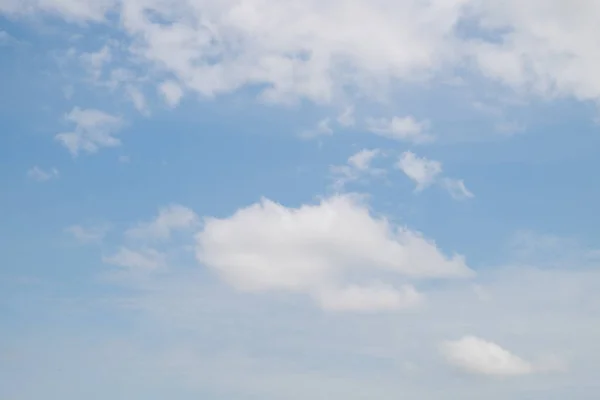 Blå Himmel Med Sky – stockfoto