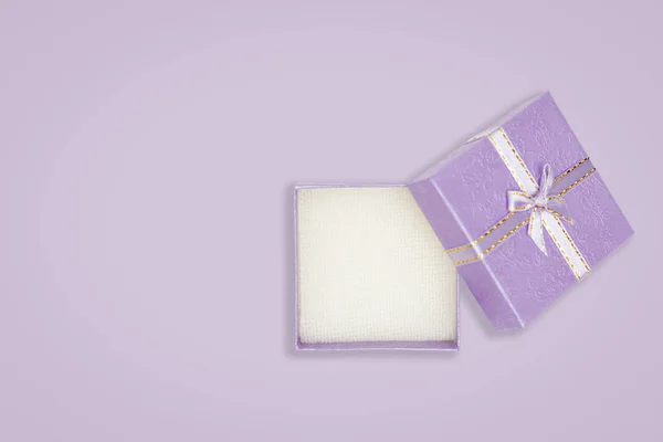 Top View Opened Purple Gift Box Purple Background Copy Space — Stock Photo, Image