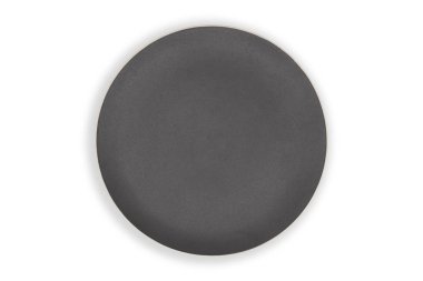 En iyi görünümü boş siyah ceeamic beyaz arka plan üzerinde izole tabak tabak yuvarlak.