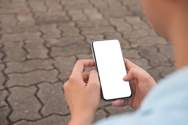 Handens Unga Hipster Kvinna Med Smart Telefon Tegelstenväg — Stockfoto