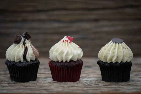 Smakelijke Mini Cupcakes Een Vintage Achtergrond Zoete Dessert Voor Kerst — Stockfoto