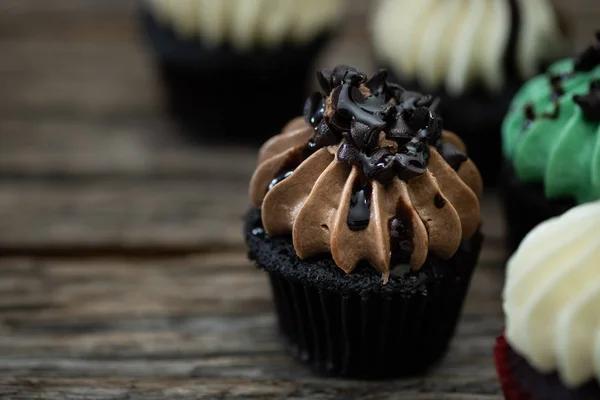 Smakelijke Mini Cupcakes Een Vintage Achtergrond Zoete Dessert Voor Kerst — Stockfoto