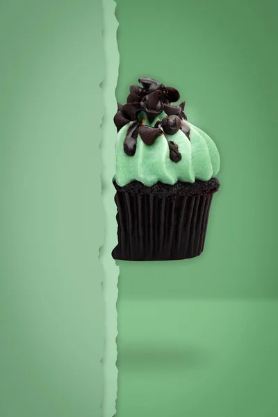 Cupcakes Voadores Fundo Verde Ideia Conceito Mínimo Para Ano Novo — Fotografia de Stock