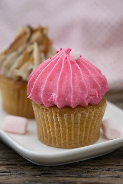 Smakelijke Mini Cupcakes Een Vintage Achtergrond Zoete Dessert Voor Kerst — Stockfoto