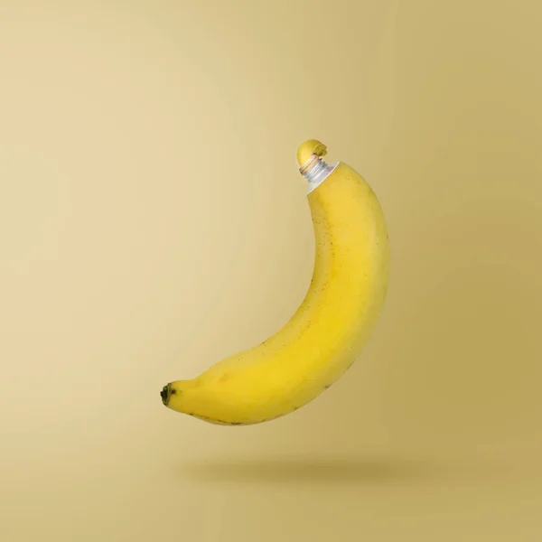 Arte contemporânea de bananas como um tubo de tinta — Fotografia de Stock