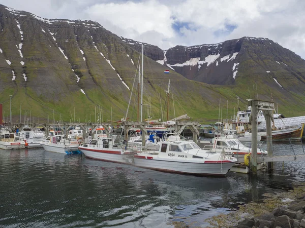 Islandia Fiordos Occidentales Isafjordur Junio 2018 Vista Verano Puerto Isafjordur — Foto de Stock